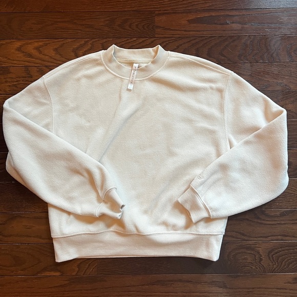 Fabletics Cream Fuzzy Long Sleeve Crew Neck Size XS - Picture 1 of 6